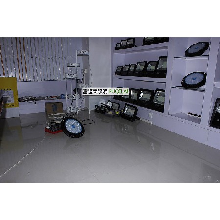 UFO工矿灯 LED圆形工厂飞碟灯仓库天棚燈100W150W240瓦球场防爆灯