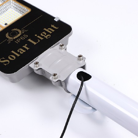 太阳能路灯分体式新农村工程道路多杯广角庭院花园光控遥控路灯